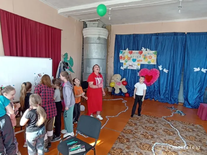 Искра "Пусть детство звонко смеется"