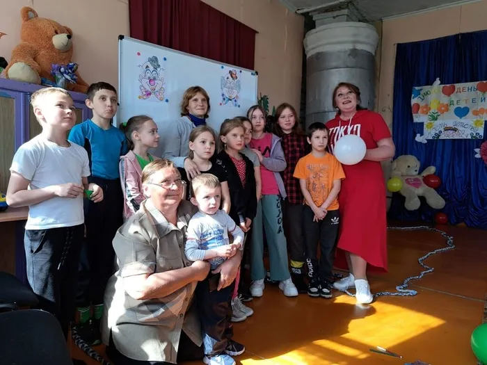 Искра "Пусть детство звонко смеется"