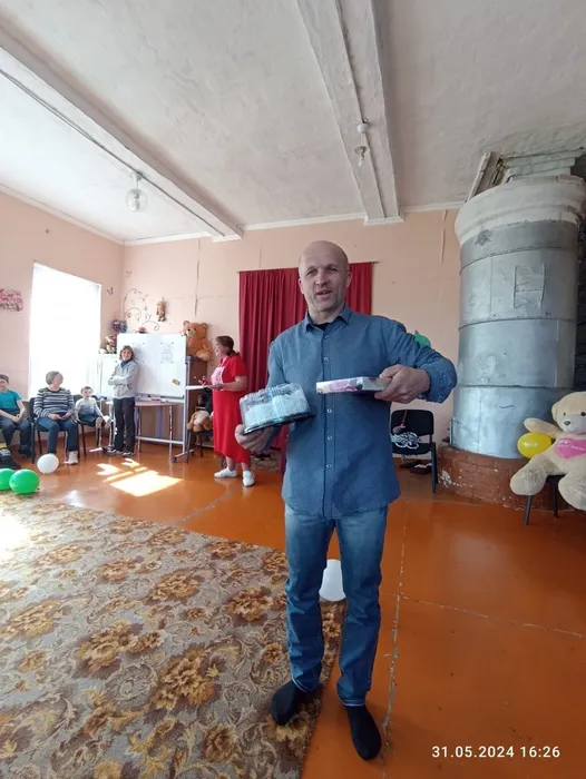 Искра "Пусть детство звонко смеется"